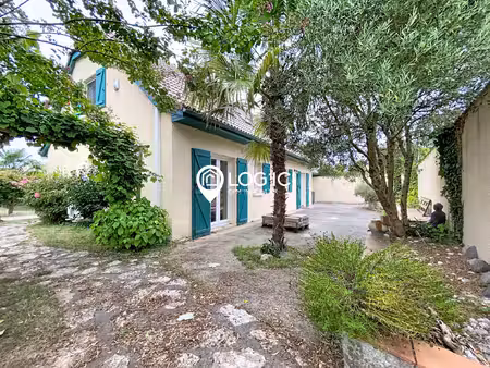 maison à étage 6 pièces sauvagnon