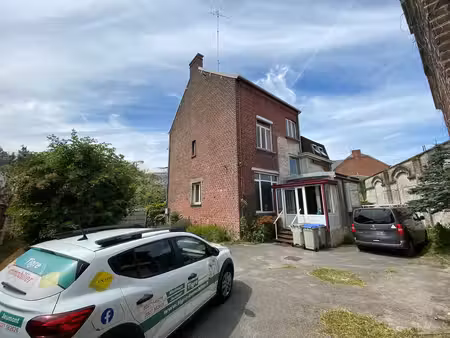 maison bourgeoise individuelle + local commercial à vendre à