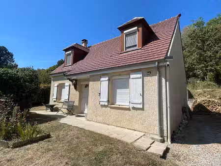 charmante maison récente à vendre à roberval - 4 pièces  grand terrain et terrasse spacieu