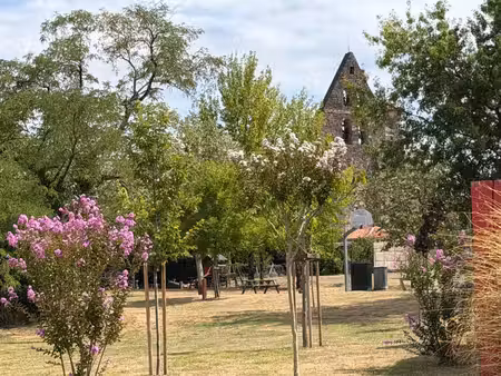 maison de caractère à fort potentiel avec intérieur rénové dans le centre de bascons à 10 