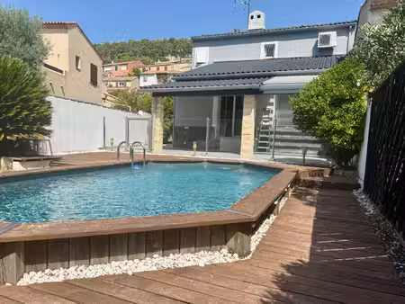 villa t4 avec studio et piscine
