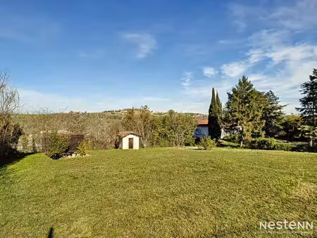 à vendre terrain constructible de 914 m² à valence-sur-baïse