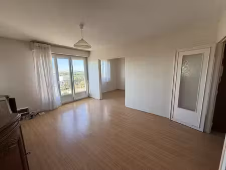 exclusif ! auxerre - appartement f4 avec balcon et ascenseur