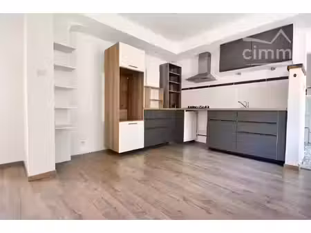 à louer – appartement t2 bis de 64 91 m² au versoud