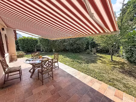 à louer bail mobilité : charmante maison 5 pièces avec grand terrain à anglet