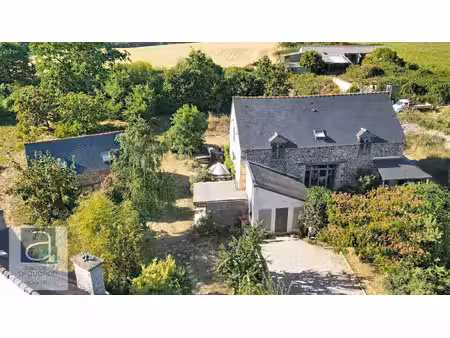 lanvallay : des volumes uniques  un cadre bucolique  belle demeure de charme et son gîte..