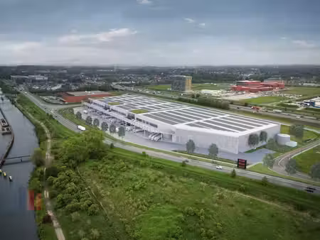10 342 m² d'entrepôt logistique avec 310 m² de bureaux en...
