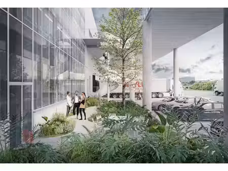 34 363 m² d'entrepôt logistique avec 620 m² de bureaux en...