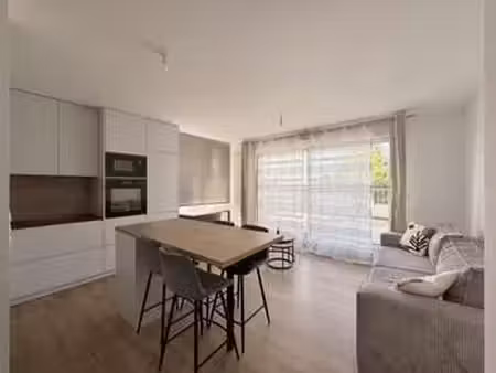 location appartement 2 pièces meublé à la chapelle-sur-erdre (44240) : à louer 2 pièces me