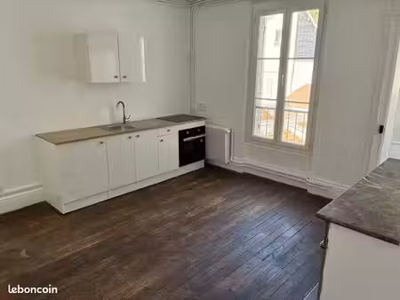 charmant f2 rénové de 46 m2