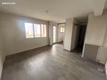 studio tarbes-sud - 1er étage - entre centre et université