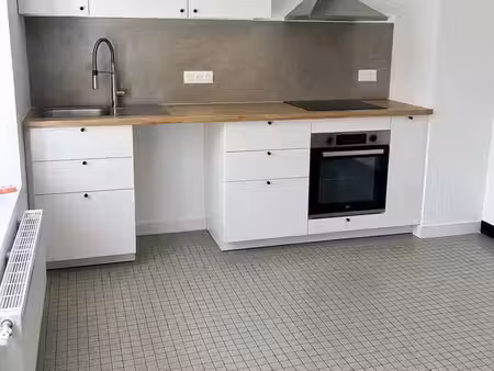 appartement 84 m² entièrement rénové – 2 chambres – biesles
