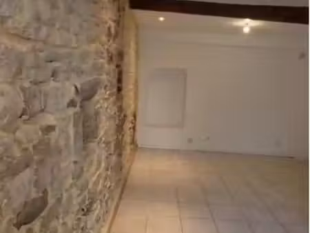 t2 à louer bezouce
