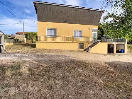 maison lumineuse avec vue sur le mâconnais-01190 arbigny