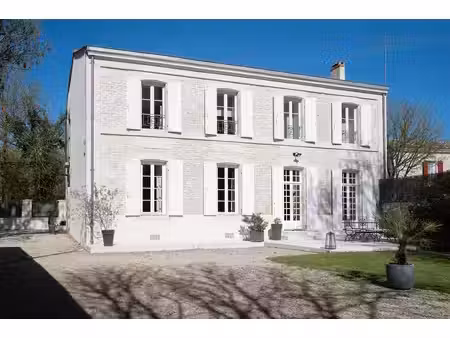 flo - propriété de caractère entre nature préservée et accès rapide à la rochelle