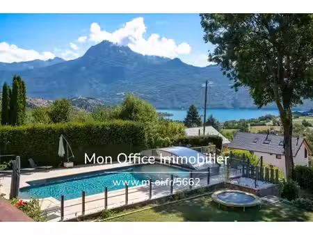référence : 7162-mte - bâtisse avec gîtes de 400 m2 - piscine - vue magnifique sur le lac