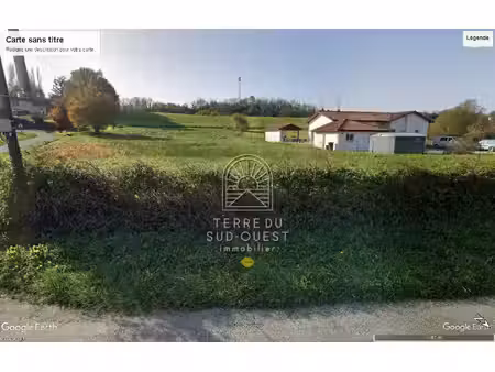 beau terrain plat a 2 minutes de la sortie d 'autoroute