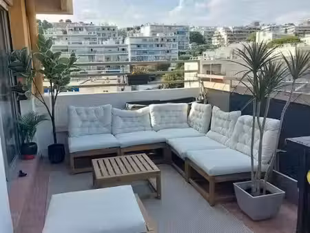 location meublée appartement 4 pièces 65 m² à nice (06000)  2 150 €