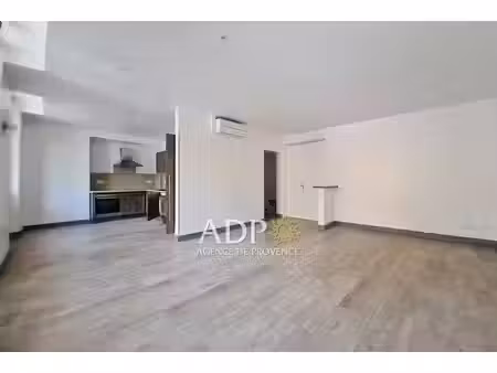 location appartement 2 pièces 46 m² à grasse (06130)  880 €