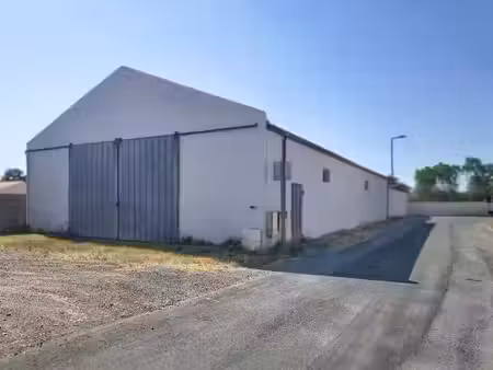 location locaux professionnels 0 pièces 248 m² à saint-etienne-de-mer-morte (44270)  750 €