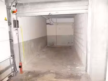 porte de montreuil - rue de la république : box à louer