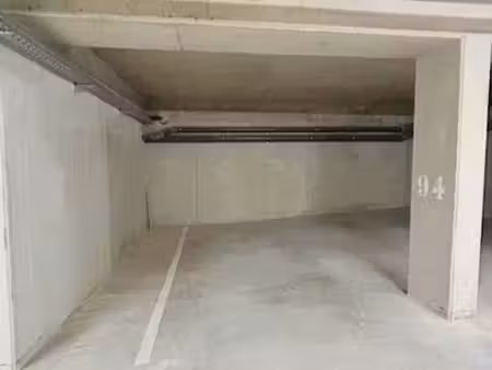 parking/box 1 pièce lambesc