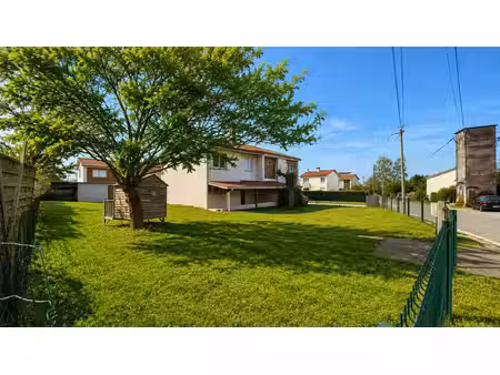 vente maison 4 pièces 89 m² saint-savin (33920)