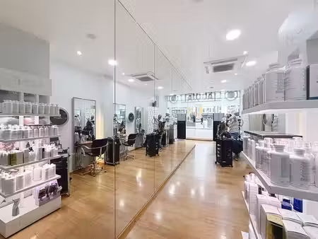place de la monnaie! salon esthétique à remettre