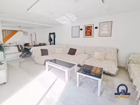 maison au calme avec terrasses