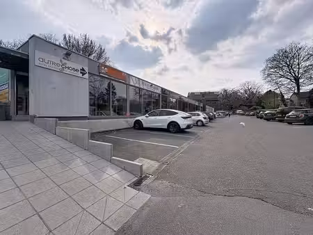 surface commerciale à louer – 40 m² – excellente visibilité