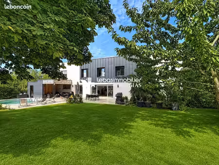 propriété 8 pièces 246 m²