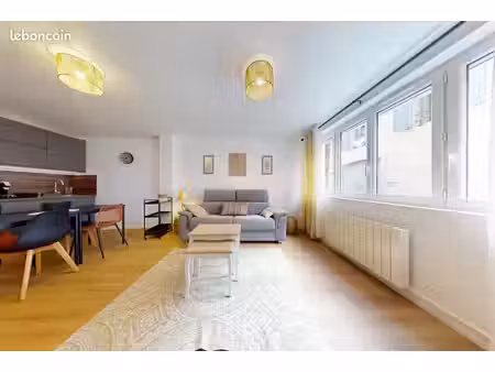 studio 1 pièce 32 m²