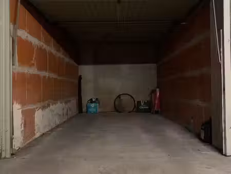garage à louer longue durée lyon valmy
