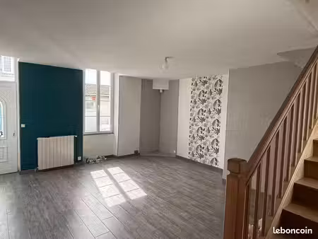 maison de ville à louer 75m2