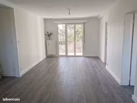 appartement t3 calme et lumineux — 62 m² avec balcon — golbey