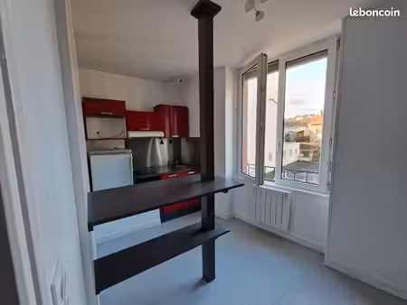 studio rénové 25m2 en ville basse