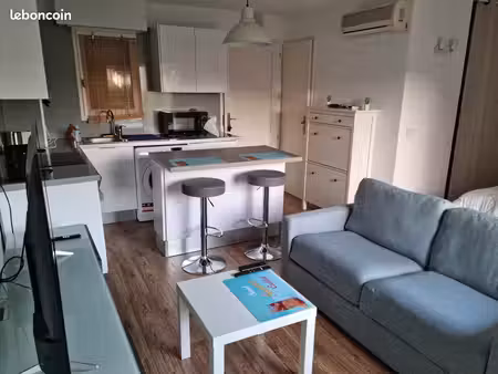studio meublé avec terrasse et parking