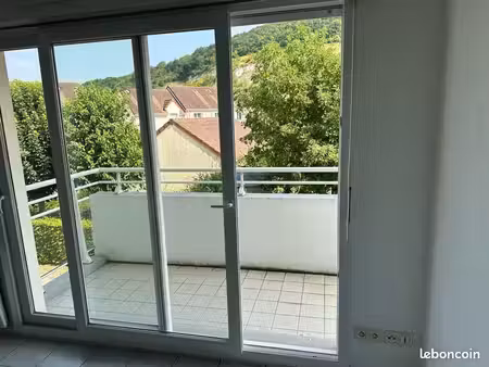 location studio étudiant à st léger du bourg denis