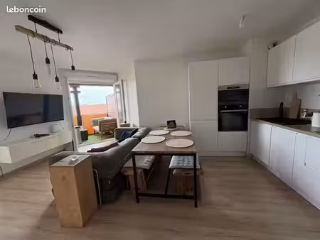 appartement meublé 50 m² – 2 chambres – terrasse – soustons hyper centre – bail mobilité