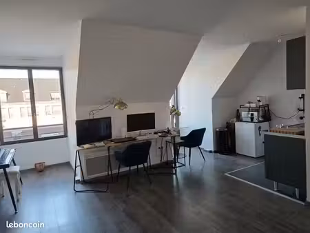 grand studio meublé