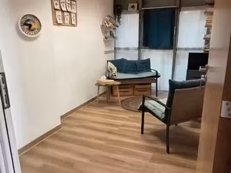 box 9 m2 dans centre paramédical 180m2