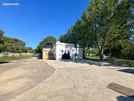 local commercial 150 m²