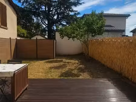 t3 traversant 65 9 m² avec jardin privatif de 65 m² et terrasse – esprit maison