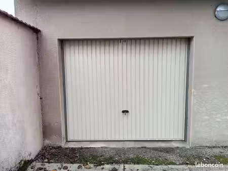 garage/box 17 m² hautecourt romaneche
