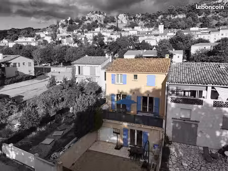 grande maison de village avec gîte aux portes des gorges du verdon et à proximité du lac d