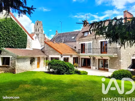 maison 9 pièces 240 m²