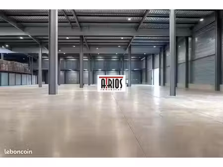 local 1400 m² la crau