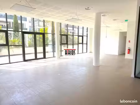 local commercial 245 m² toulon