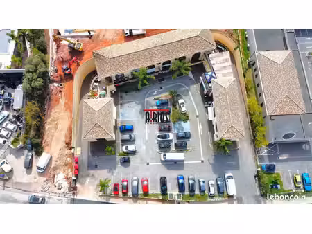 local commercial 61 m² ollioules