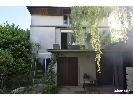 maison 8 pièces 213 m²